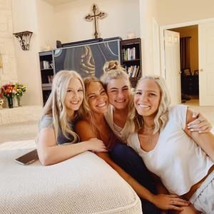 Meet your Posher, Sidney